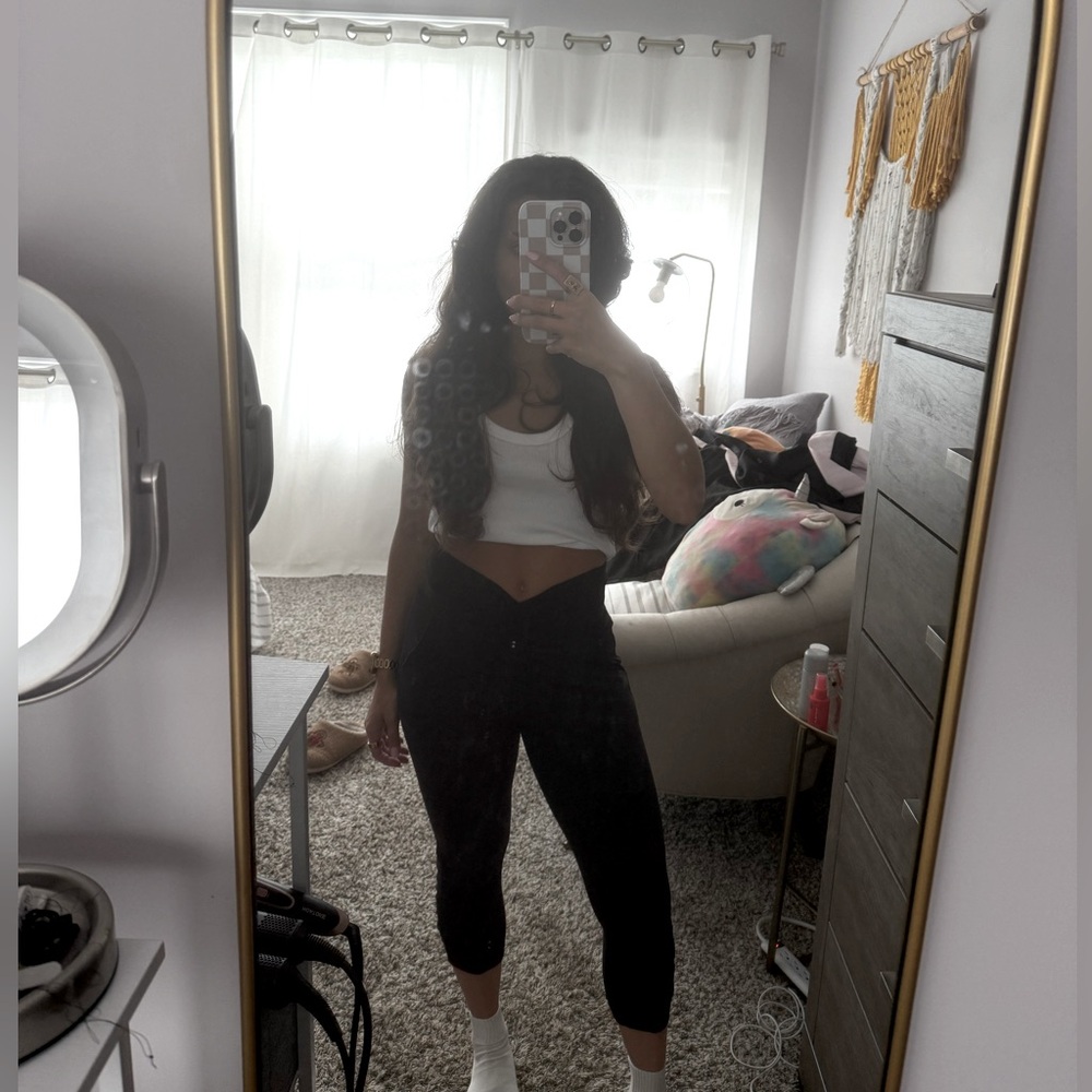 Lululemon cropped Black /jogger Leggings size 2